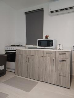 Black & White Comfort Studio - 4
