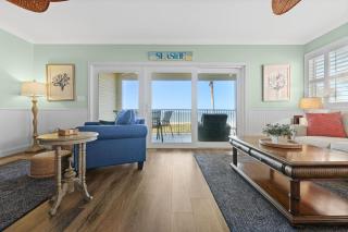 Sea Side 102 Beachfront Sleeps 8 - 9