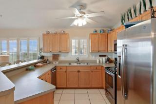 Sea Side 202 Beachfront Serenity 3BD 2BA Sleeps 8 - Clearwater Beach - 0