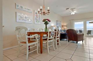 Sea Side 202 Beachfront Serenity 3BD 2BA Sleeps 8 - Clearwater Beach - 6