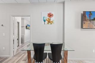 New 2 Bed 2 Bath On The Avenue - 9
