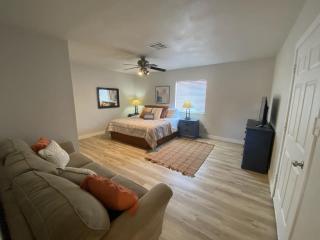 North Phoenix Remodeled 4 Bed 2Bath - Phoenix - 1