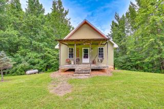 Kentucky Cabin Retreat with Covered Porch and Views - Lewisburg - 0