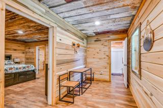 Kentucky Cabin Retreat with Covered Porch and Views - Lewisburg - 1