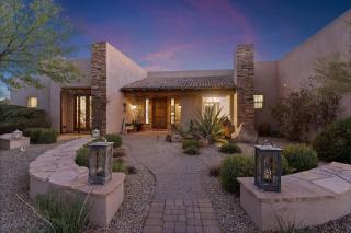 Stunning N. Scottsdale Desert Retreat Pool Jacuzzi - 0
