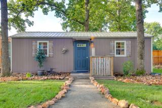 Walk to Grand Lake Pet-Friendly Grove Getaway! - Grove - 8