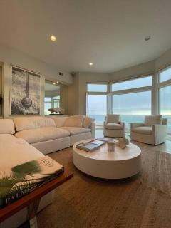 Ocean Front Penthouse Beauty on Manhattan Beach Strand - Manhattan Beach - 4