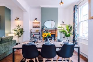 NEW! Stunning 2-Bed City-Centre Home in Chester by 53 Degrees Property - Ideal for Couples & Groups - Sleeps 6! - 4