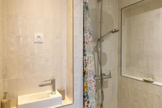 Pleasant 1BD Duplex for 4 Batignolles - París - 0