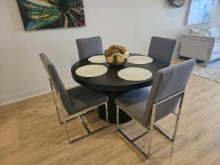 UBP - Spacious 1-bd w Den Montrose Midtown - 7