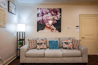 Walking Distance to Galleria Mall and River Oaks District Modern Home - Houston - 5