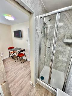 Lux Quadruple Media City MUFC Salford - Manchester - 6
