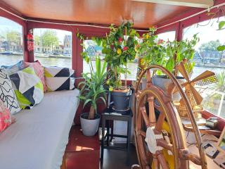 B&B Teddy "Prachtig authentiek woonschip uit 1912, 15 minuten van Amsterdam" - Wormer - 5