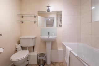 1-Bed Apartment - Wimbeldon Park - 0