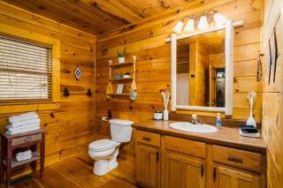 Riveredge Escape Cabin-Flowing Waterfront-Hot Tub-Pools-Xbox-Pickleball - Ellijay - 9