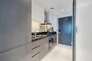 A Living-Modern Studio Apartment with Balcony & Canal view at Prive 2507B ,Business Bay - Dubai - 2