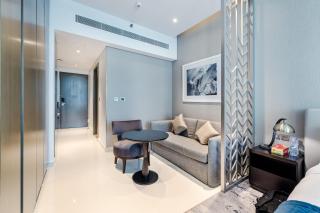 A Living-Modern Studio Apartment with Balcony & Canal view at Prive 2507B ,Business Bay - Dubai - 5