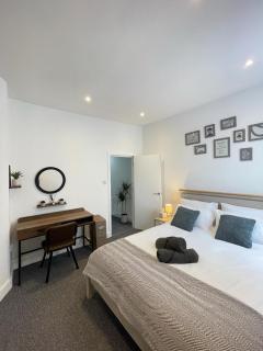Montague Apartment-Spacious, Central & Free Parking - Worthing - 4