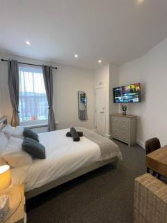 Montague Apartment-Spacious, Central & Free Parking - Worthing - 2