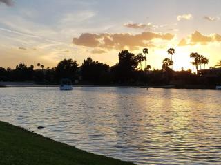 Waterfront Views, Office, Main Floor, Walkable - 4