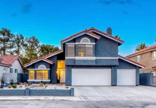 Heart of Las Vegas 8 Beds, Pool Table, BBQ! - 9