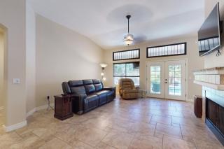 Leo’s Pool & Park House - Gilbert - 6