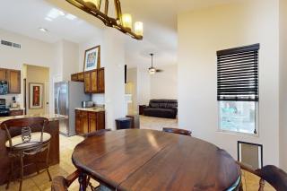 Leo’s Pool & Park House - Gilbert - 4