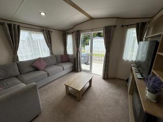 Golden Palm Resort - The Blenheim Retreat - Coastal Caravan Breaks - Chapel Saint Leonards - 9