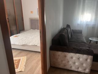 Ultracentral Apt - 3