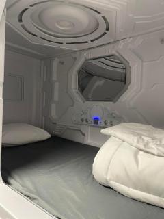 Star Wars themed sleeping pods with kitchen onsite - 4