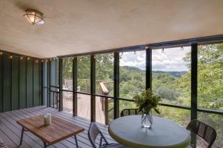 Center Hill Couples Retreat Cabin Lake View, Deck - Sparta - 9