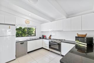 Sabia Beach House 2.0 - Beachfront - Sleeps 6 - Vincentia - 7