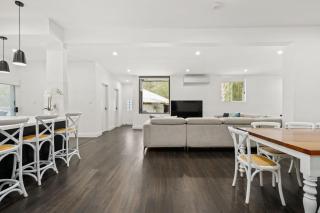 Holiday Homestead - Large Farm Stay Style Home - Falls Creek - 3