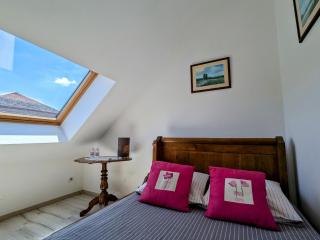 Suite Familiale Privatisée avec Petit Déjeuner, Salon et Chambres au 1er Étage - FR-1-591-396 - Châteauroux - 8