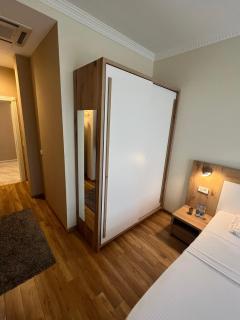 Hotel Luxor - Pristina - 6