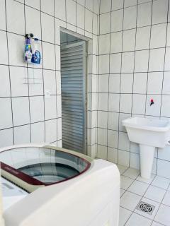 Casa com Piscina, Hidro, Área Verde e Espaço Gourmet - Goiânia - 3