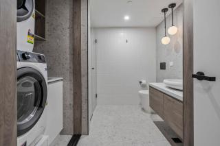 'Downtown at The Elliott' Modern City Style - Hobart - 1