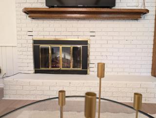 Charming Clovis Retreat Central Location Modern Amenities Cozy Style - Clovis - 4