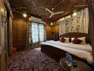 Lake Palace Group Of House Boats - Srinagar - 3