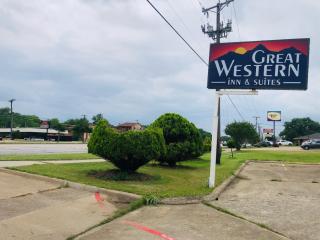 Great Western Inn & Suites - 0