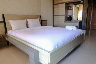 Homey Studio Room at 6th Floor Beverly Dago Apartment By Travelio - Bandung - 9