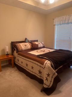 Farmhouse Charm - College Station - 2