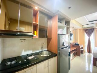 Cozy Studio Room at Oasis Cikarang Apartment By Travelio - Bekasi - 2
