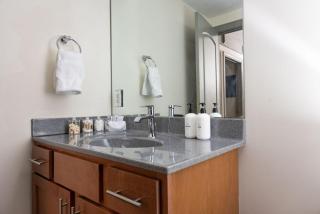 Stunning 2 Br Loft Smack In The Heart Of Downtown - Roanoke - 2