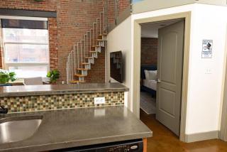 Trendy 1 Br Loft Apt Downtown With Exposed Brick - Roanoke - 4