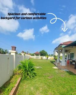 Luxurious Villa w/ Swimming pool, BBQ, Smart TV - Port Dickson - 0