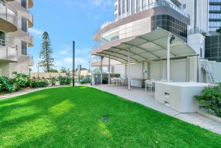 Stunning OCEAN VIEWS in 2 Bedroom Unit at Zenith - Q Stay - 5
