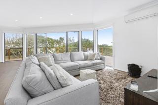 Back Beach Serenity - Expansive Home with Games Area - Rye - 7