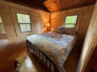 Toms Cabin On Lake Christopher - 1