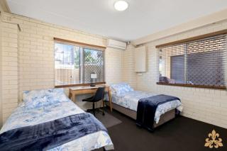 Oasis On Rice Street Downstairs - 6